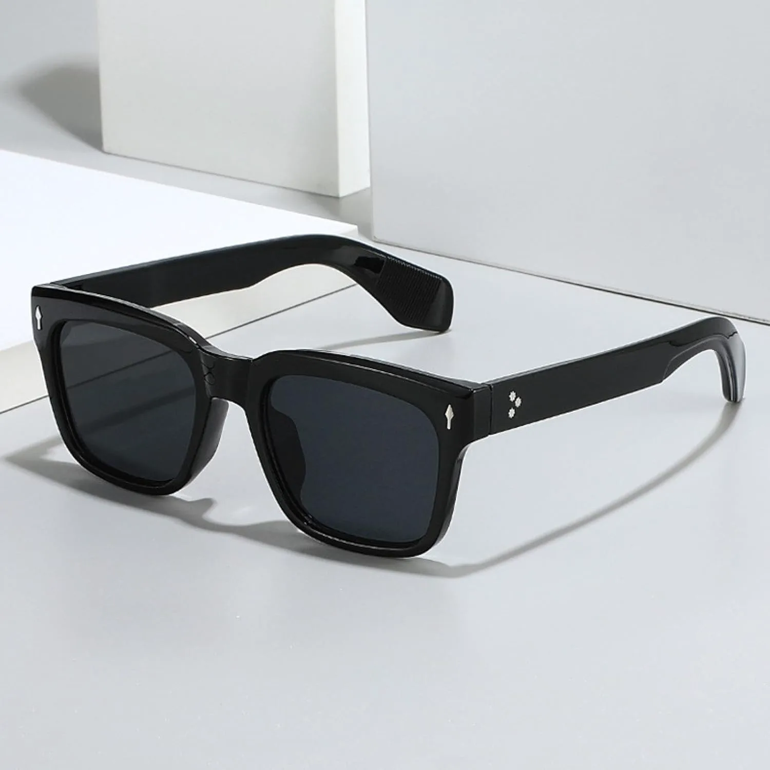 Модные солнцезащитные очки с градиентным переходом цвета для женщин и мужчин, зеленые солнцезащитные очки с защитой от УФ-излучения UV400 MTZJH, One Color
Модные солнцезащитные очки с градиентным переходом цвета для женщин и мужчин, зеленые солнцезащитные очки с защитой от УФ-излучения UV400 MTZJH, One Color