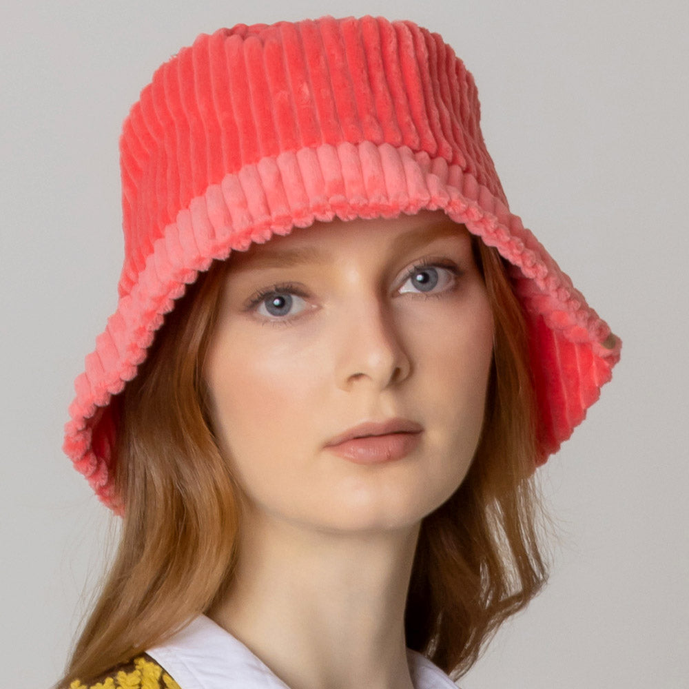 Панама из однотонного вельвета FASHNZFAB, коралловый
Панама из однотонного вельвета FASHNZFAB, коралловый