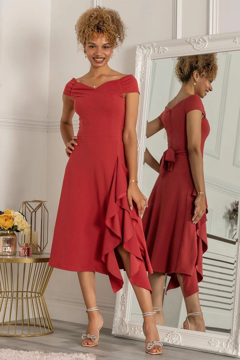 Расклешенное платье Desiree с оборками Jolie Moi, красный
Расклешенное платье Desiree с оборками Jolie Moi, красный