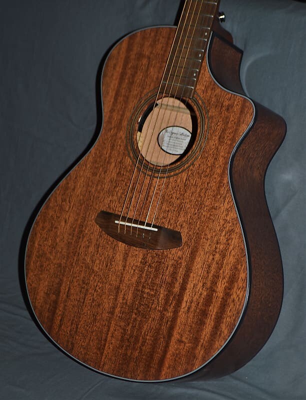 Акустическая гитара 2020 Breedlove Wildwood Concert CE - Natural Satin
Акустическая гитара 2020 Breedlove Wildwood Concert CE - Natural Satin