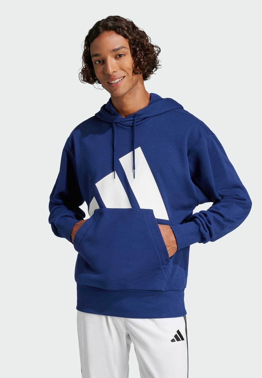 Худи Adidas Sportswear ESSENTIALS BIG, Dark Blue White/Blue, Белый, Худи Adidas Sportswear ESSENTIALS BIG, Dark Blue White/Blue
Худи Adidas Sportswear ESSENTIALS BIG, Dark Blue White/Blue, Белый, Худи Adidas Sportswear ESSENTIALS BIG, Dark Blue White/Blue