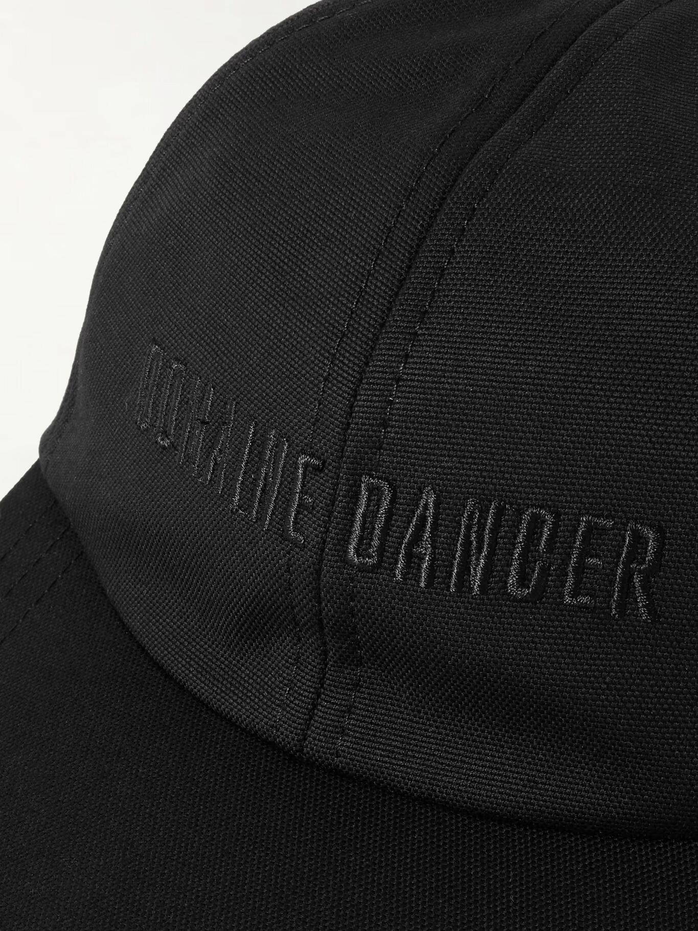 Кепка Domaine Dancer Prune из хлопчатобумажной ткани с вышивкой SSAM, черный
Кепка Domaine Dancer Prune из хлопчатобумажной ткани с вышивкой SSAM, черный