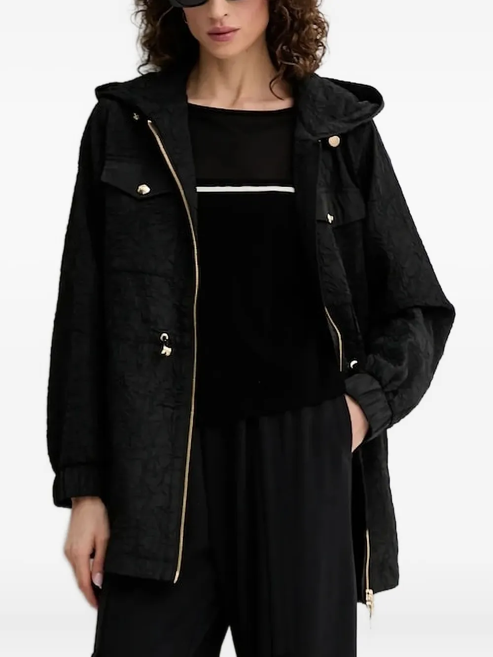 Ребристый свитер с сетчатой вставкой LIU JO
Ребристый свитер с сетчатой вставкой LIU JO