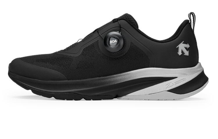 Кроссовки для бега женские с низким верхом, цвет черный/белый/мятно-зеленый Descente
Кроссовки для бега женские с низким верхом, цвет черный/белый/мятно-зеленый Descente