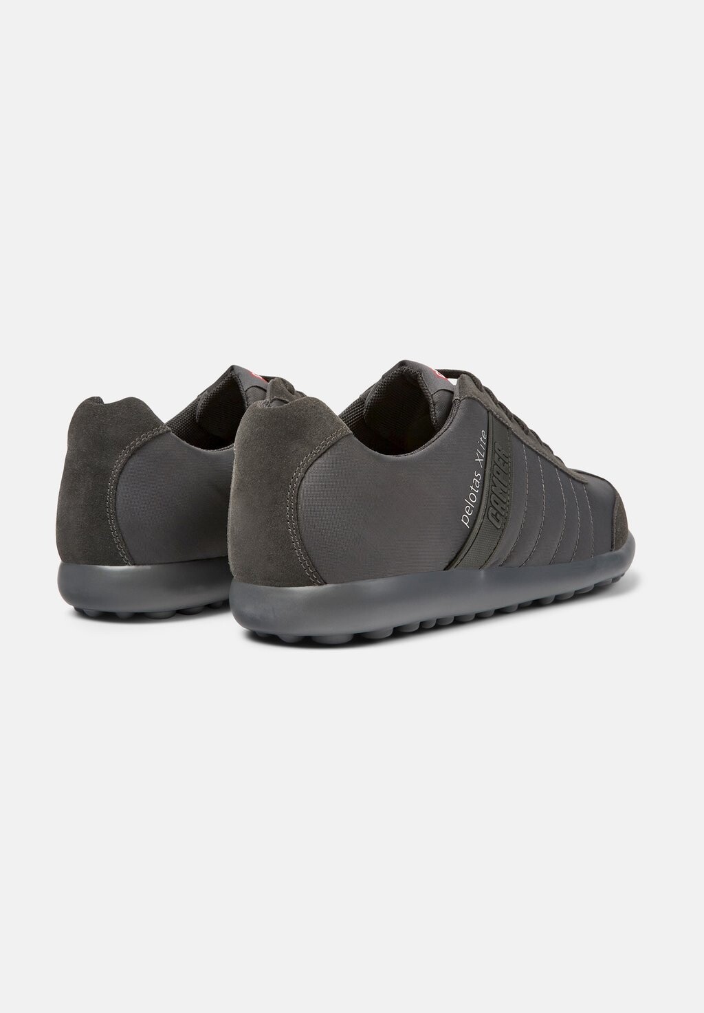 Низкие кроссовки Rug Garnet Garnet Pxtr Concrete Camper, Dunkelgrau
Низкие кроссовки Rug Garnet Garnet Pxtr Concrete Camper, Dunkelgrau