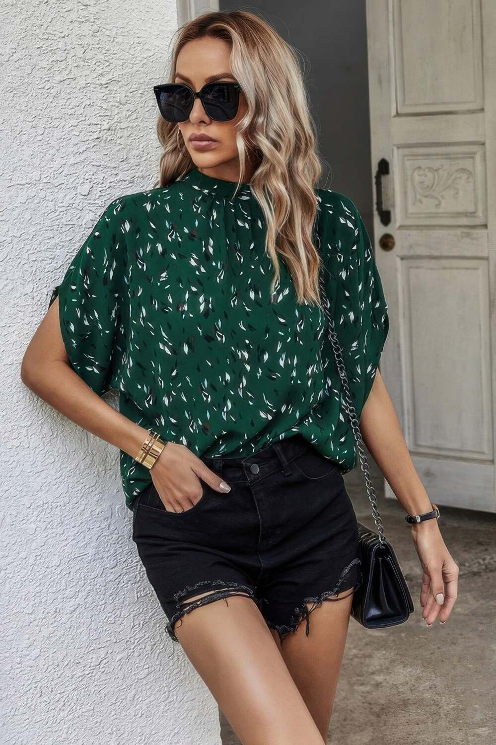 Леопардовый топ с открытой спиной и узлом на плече TRUEDAMES
Леопардовый топ с открытой спиной и узлом на плече TRUEDAMES