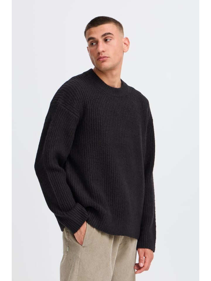 Вязаный свитер SDNOHI черного цвета !SOLID
Вязаный свитер SDNOHI черного цвета !SOLID