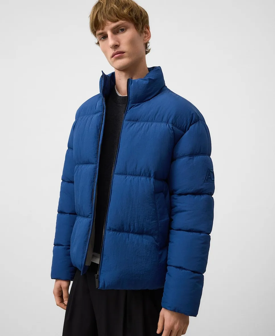 Мужской короткий пуховик с воротником-стойкой Adolfo Dominguez, синий
Мужской короткий пуховик с воротником-стойкой Adolfo Dominguez, синий