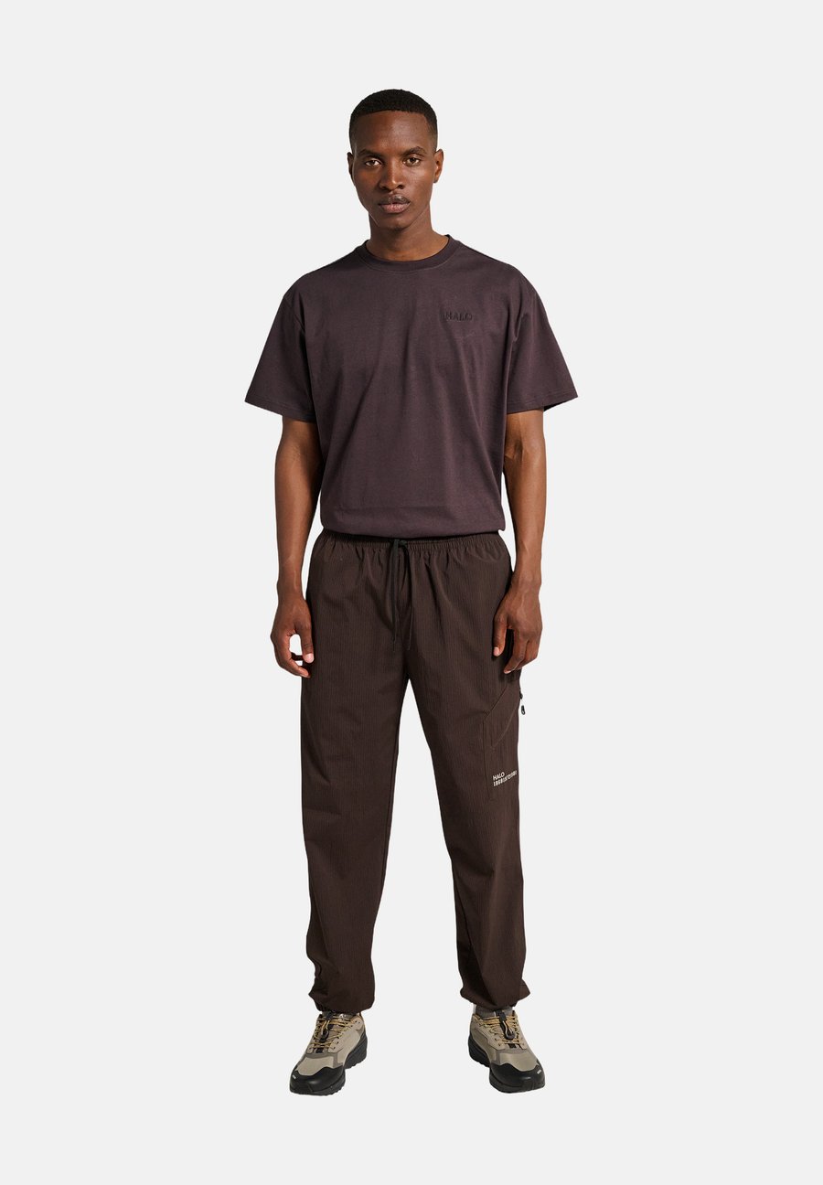 Брюки HALO STEEL RELAXED, Chocolate Torte/Dark Brown
Брюки HALO STEEL RELAXED, Chocolate Torte/Dark Brown