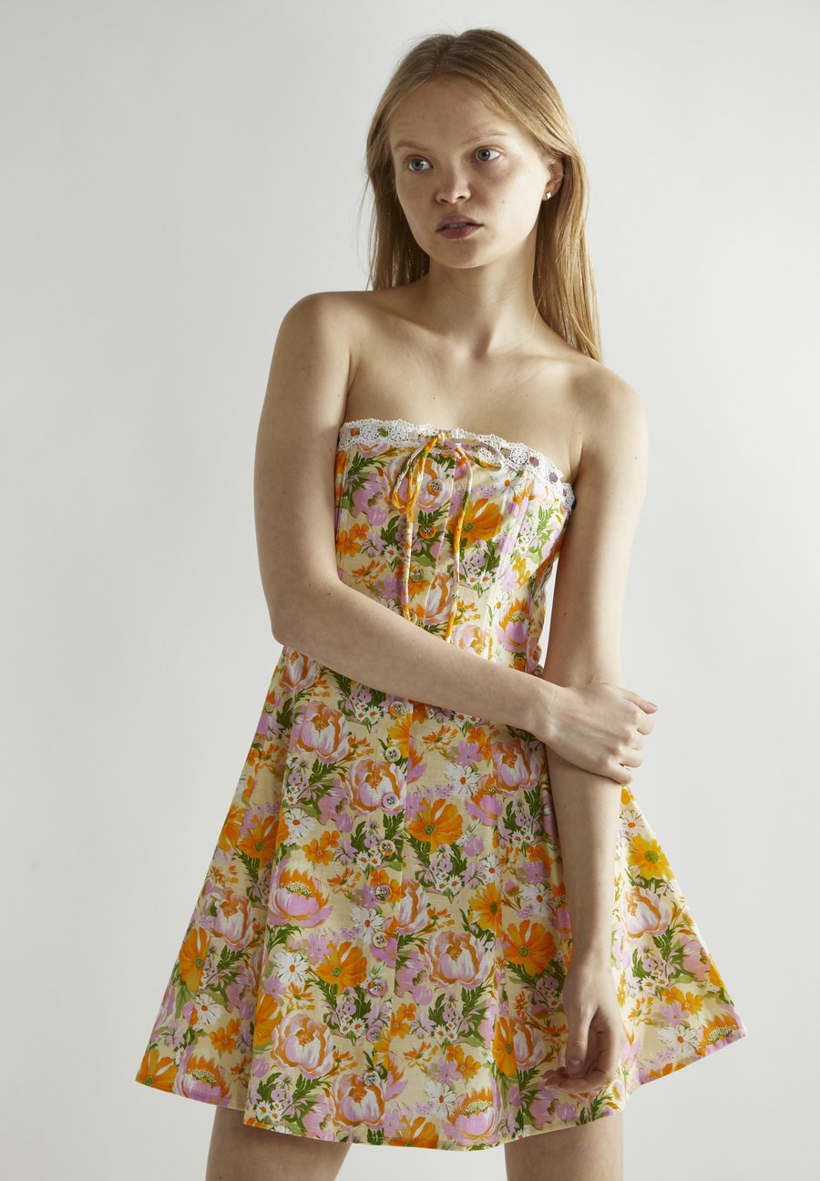 Платье Glamorous Day dress, Multi Wallpaper Floral/Multi-Coloured
Платье Glamorous Day dress, Multi Wallpaper Floral/Multi-Coloured