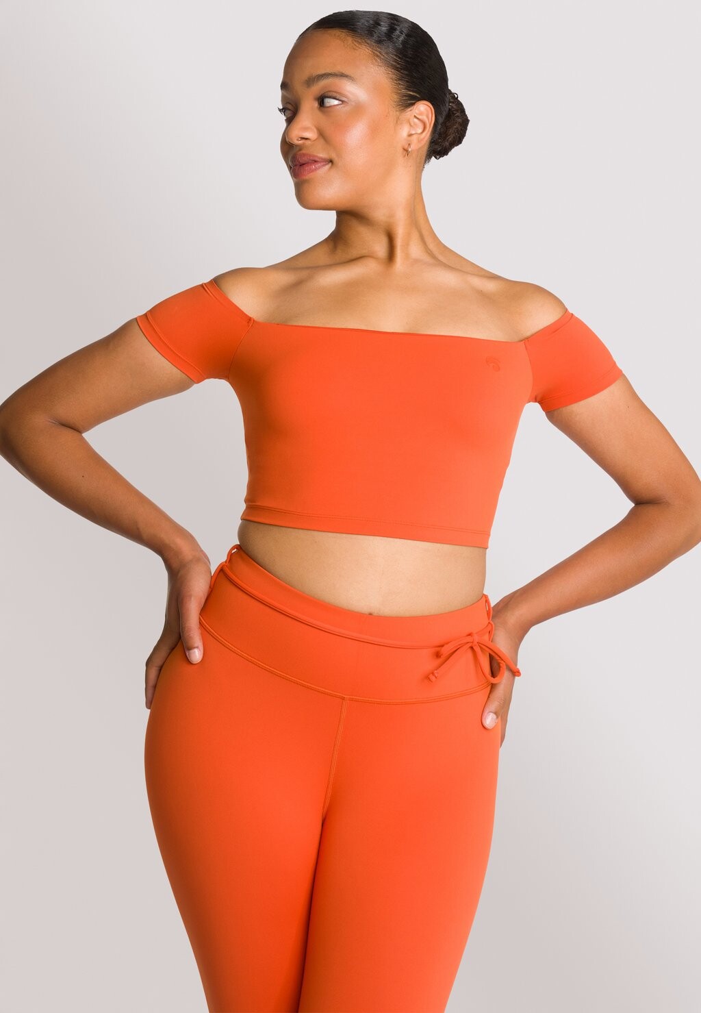 Базовая футболка OCEANSAPART, оранжевый
Базовая футболка OCEANSAPART, оранжевый