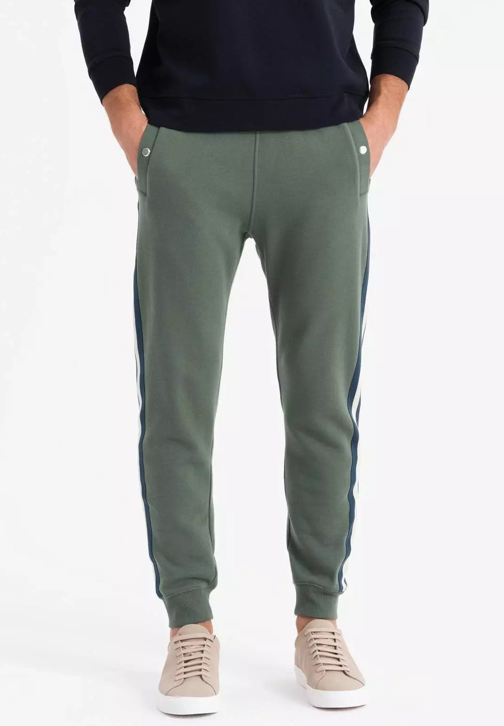 Спортивные штаны PASK Ombre, оливковый
Спортивные штаны PASK Ombre, оливковый