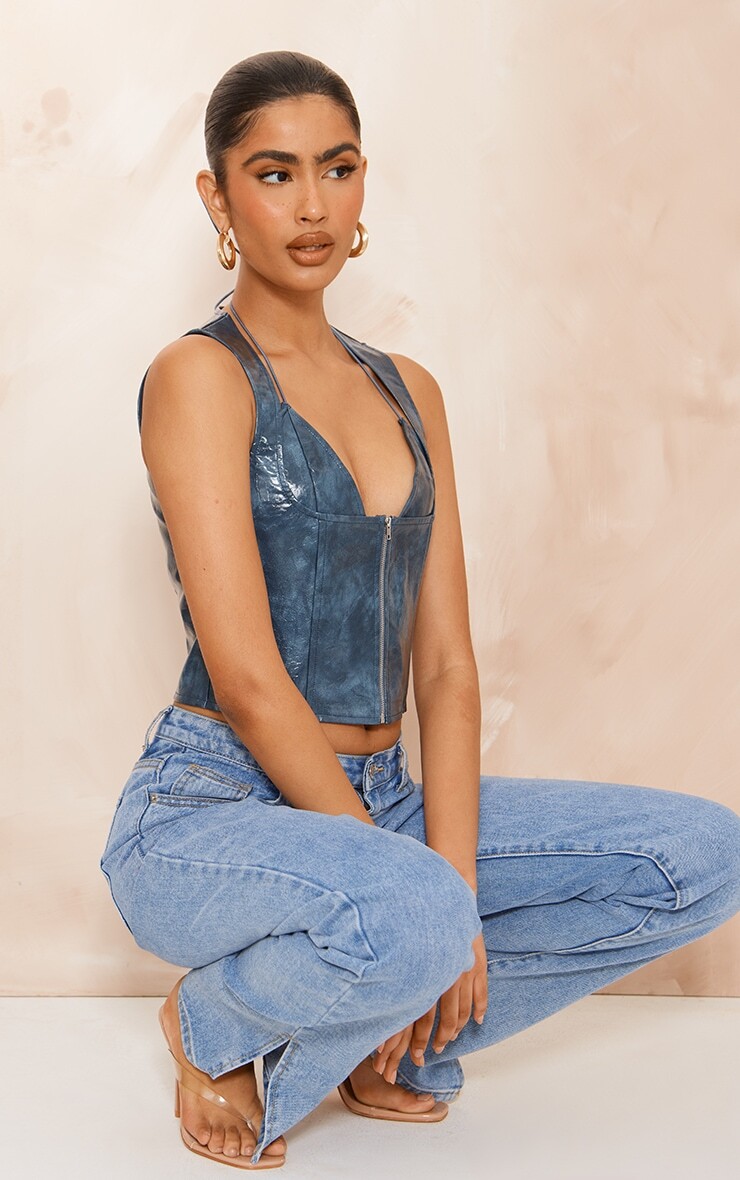 PrettyLittleThing Синий длинный топ с бюстгальтером без косточек из искусственной кожи
PrettyLittleThing Синий длинный топ с бюстгальтером без косточек из искусственной кожи