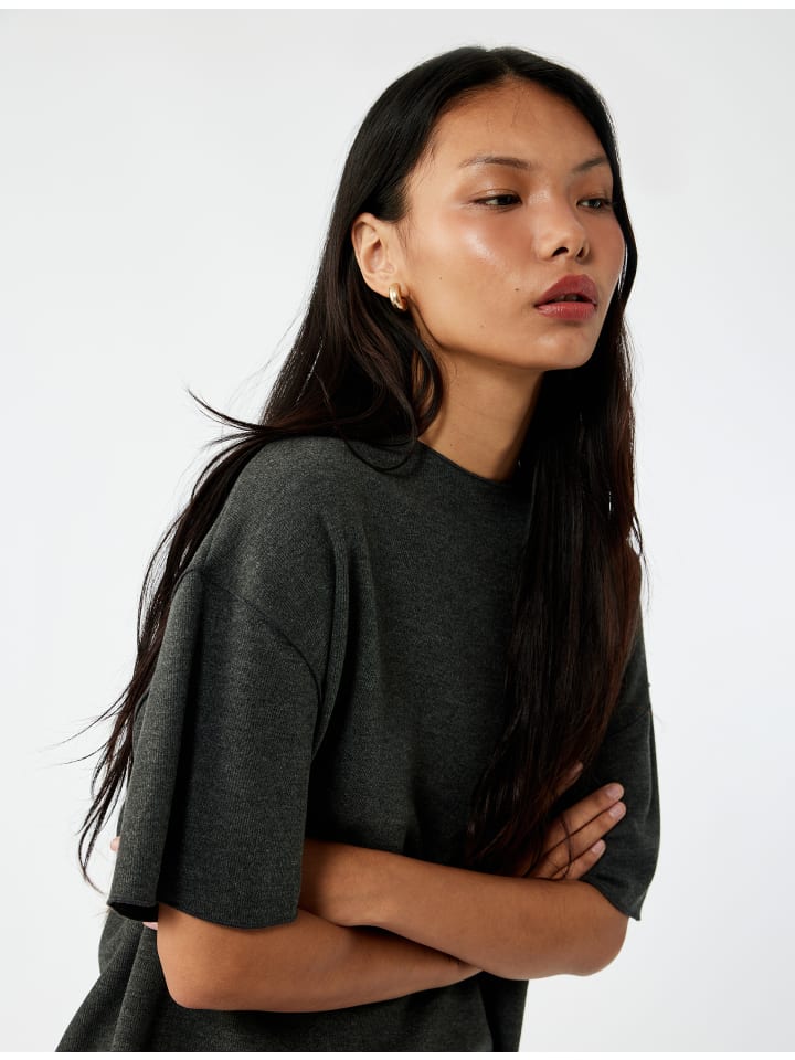 Футболка SS цвета антрацит KOTON
Футболка SS цвета антрацит KOTON