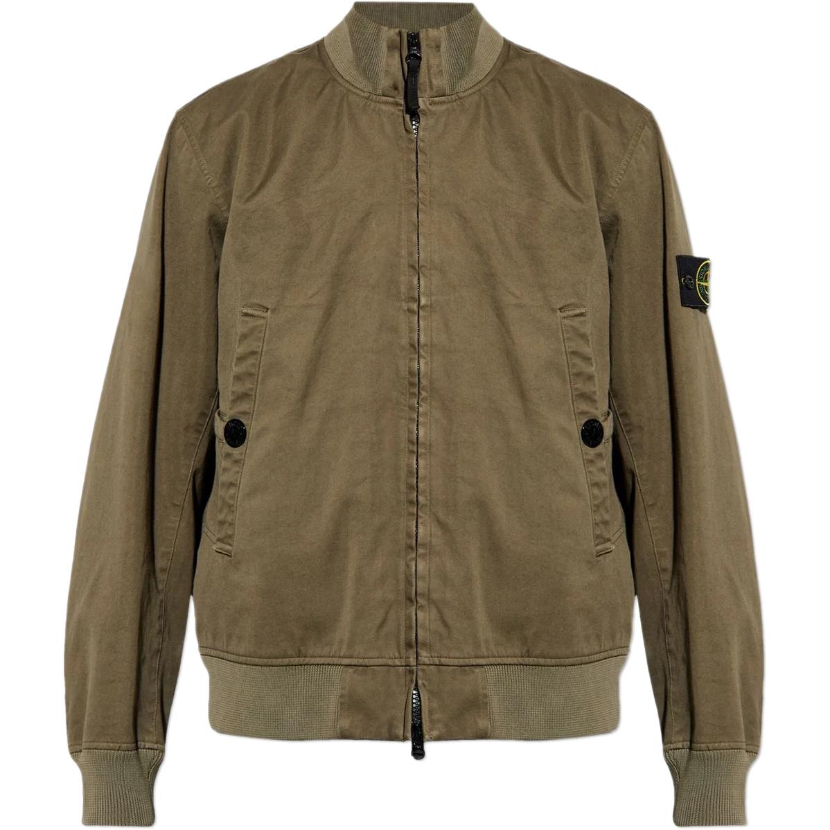 Приталенная бомбер с высоким воротником STONE ISLAND, оливковый
Приталенная бомбер с высоким воротником STONE ISLAND, оливковый