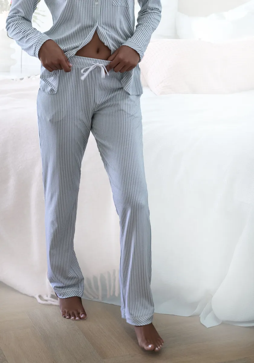 Пижамные брюки S.Oliver с боковыми карманами, зеленый
Пижамные брюки S.Oliver с боковыми карманами, зеленый