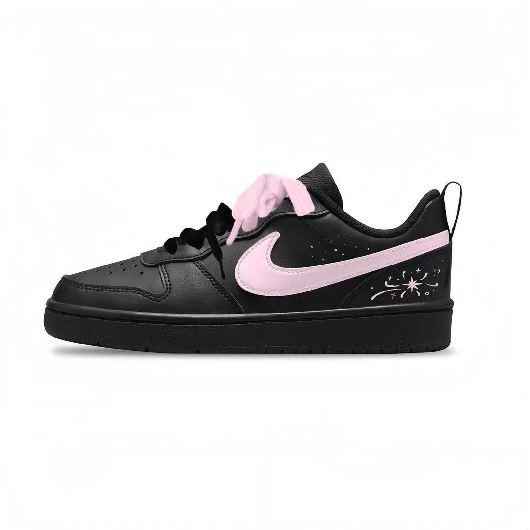 Nike Court Borough Pink Flame нескользящие устойчивые к истиранию низкие детские скейтбординг кроссовки Black для подростков
Nike Court Borough Pink Flame нескользящие устойчивые к истиранию низкие детские скейтбординг кроссовки Black для подростков