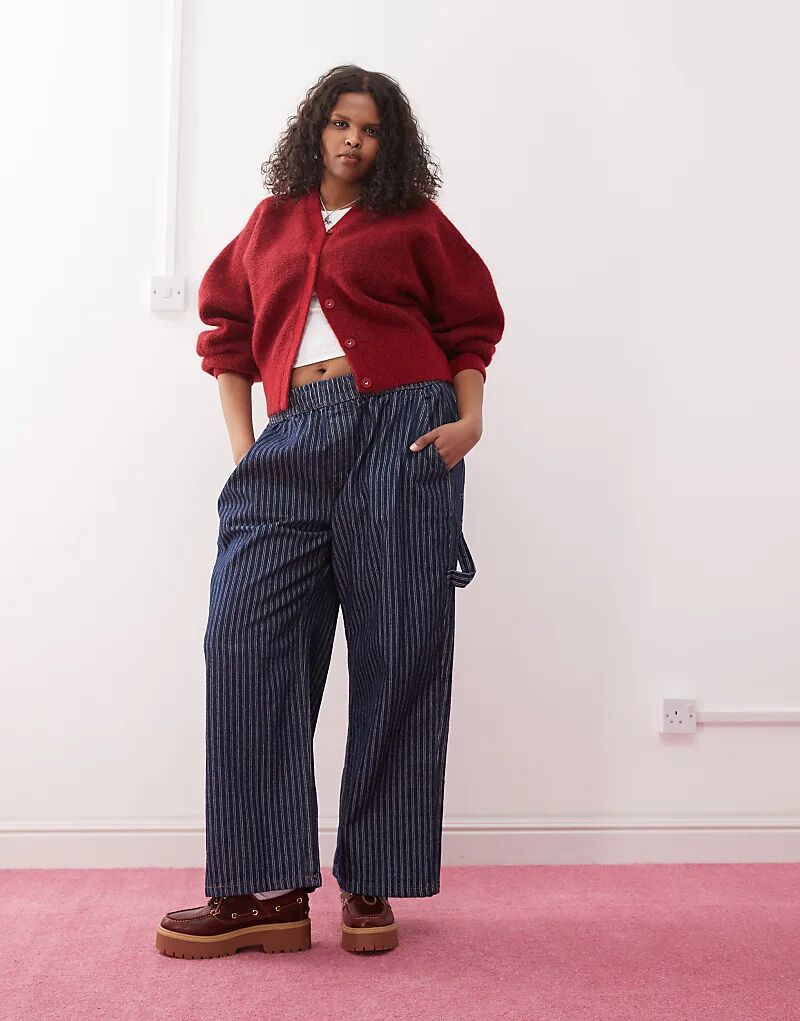 COLLUSION Plus Брюки-карго с застежкой в синюю полоску
COLLUSION Plus Брюки-карго с застежкой в синюю полоску