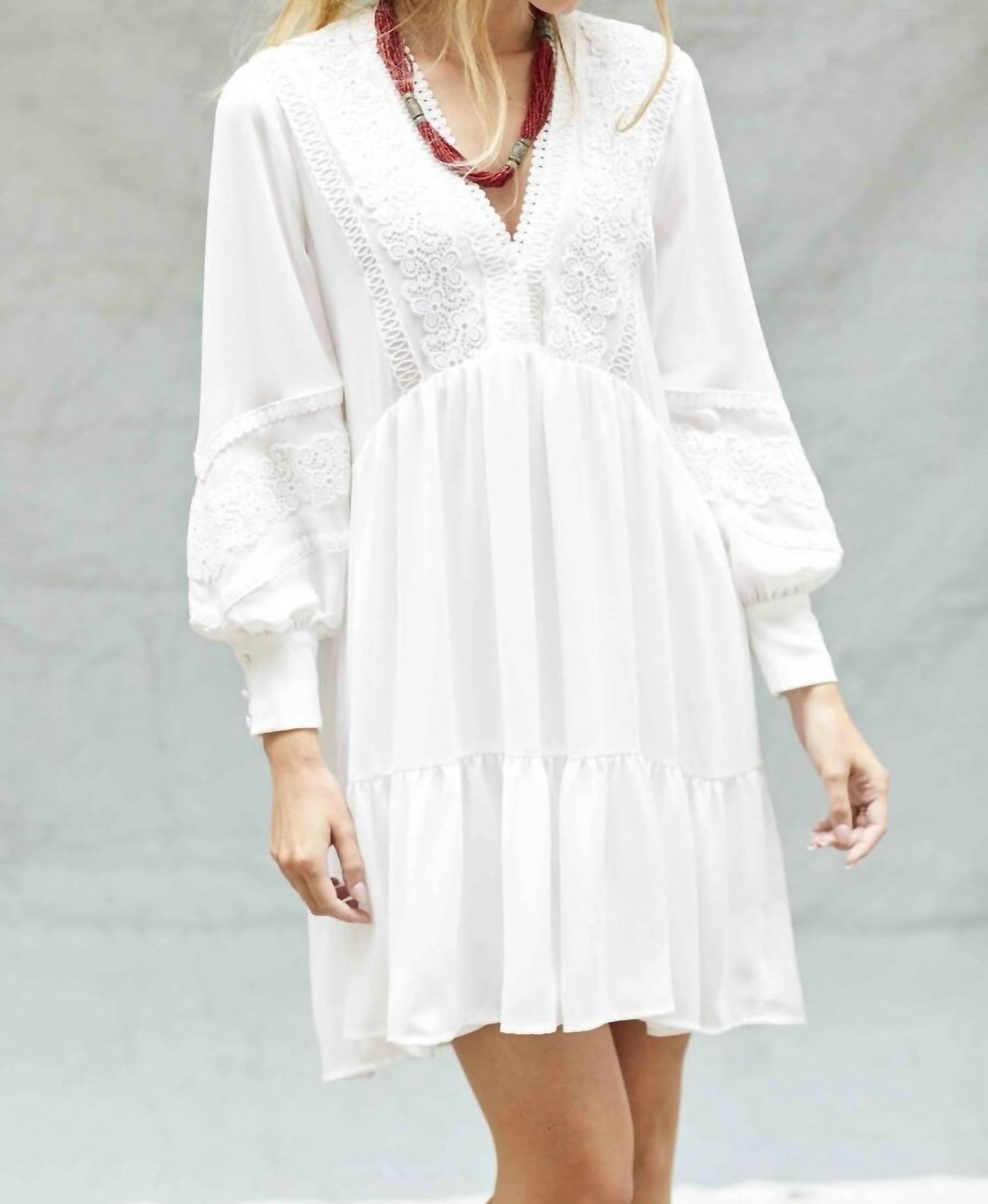 Платье в белом INDIES
Платье в белом INDIES