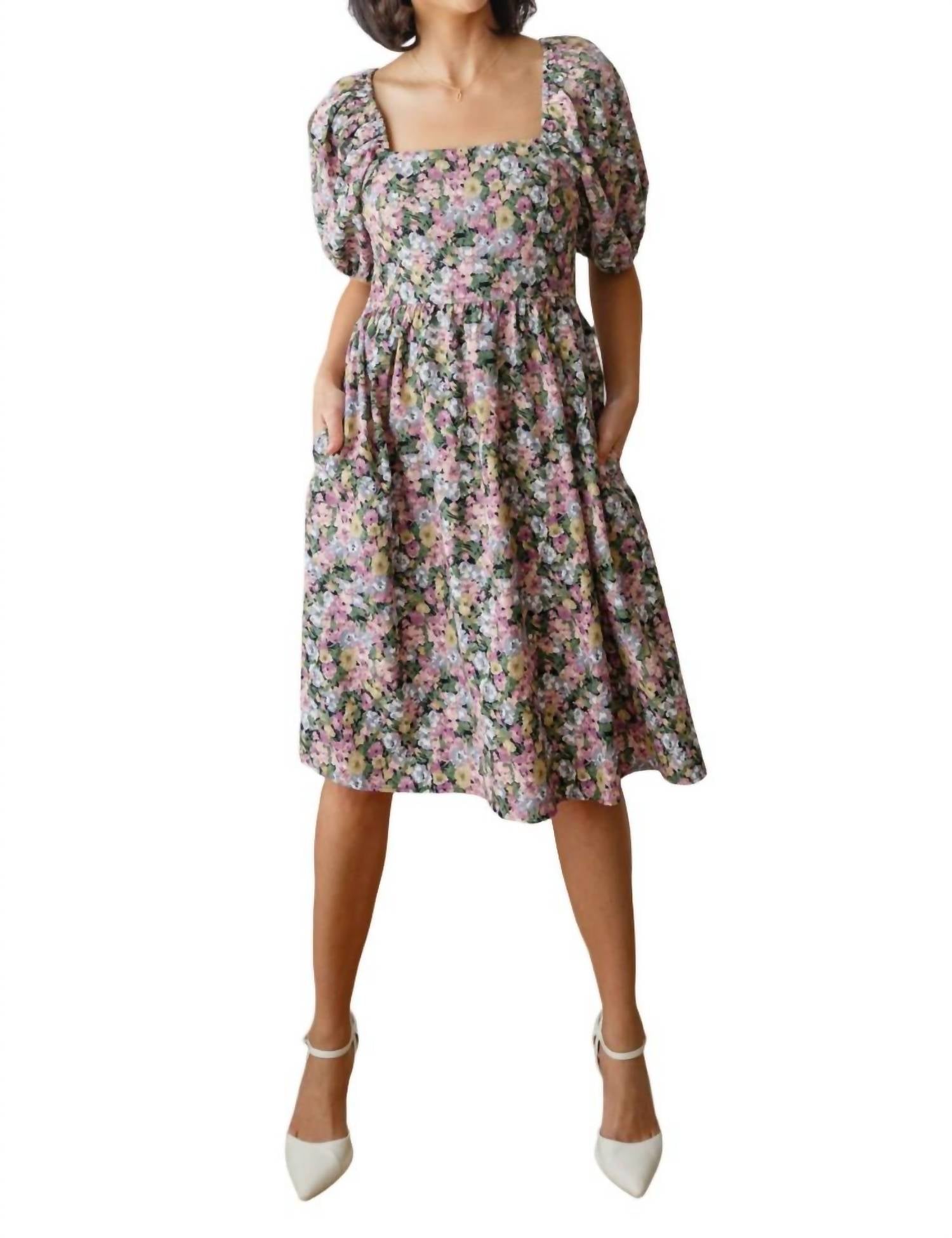 Совершенство без усилий Цветочное платье в многоцветном цвете Polagram, цвет multi
Совершенство без усилий Цветочное платье в многоцветном цвете Polagram, цвет multi