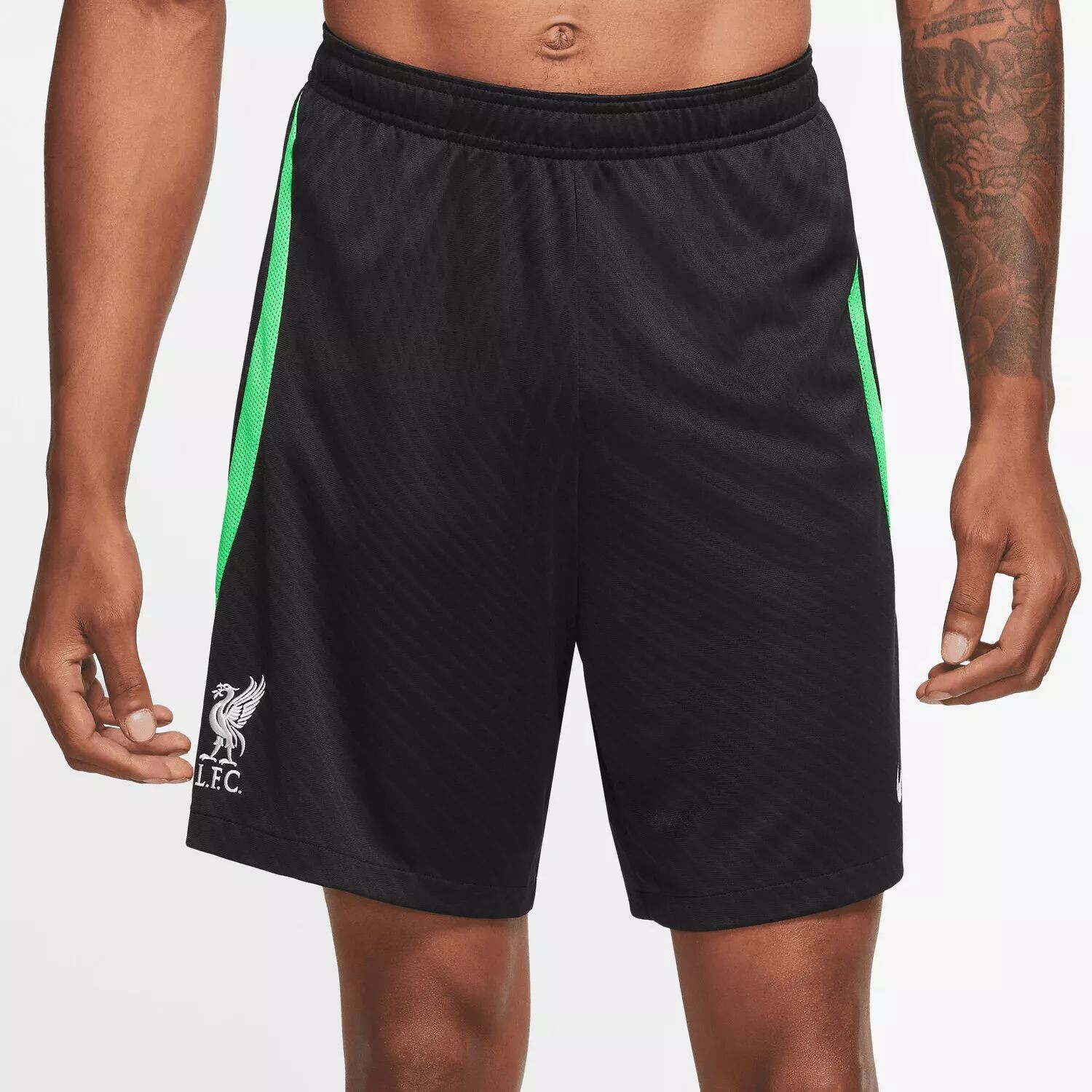 Мужские черные шорты Liverpool Strike Performance Nike
Мужские черные шорты Liverpool Strike Performance Nike