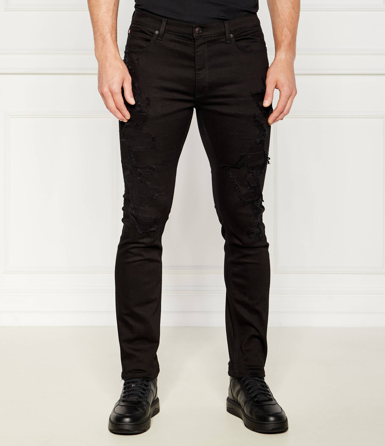 Джинсы HUGO Extra slim fit, черный
Джинсы HUGO Extra slim fit, черный