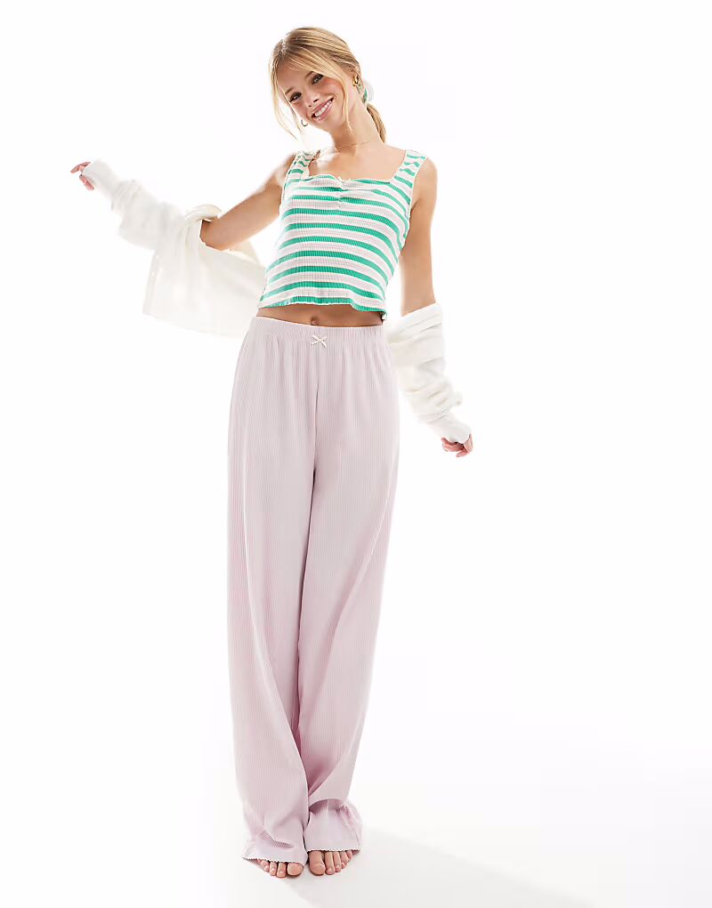 Комбинируйте и сочетайте пижамный топ в рубчик и резинку для волос зеленого и сиреневого цветов Asos Design
Комбинируйте и сочетайте пижамный топ в рубчик и резинку для волос зеленого и сиреневого цветов Asos Design