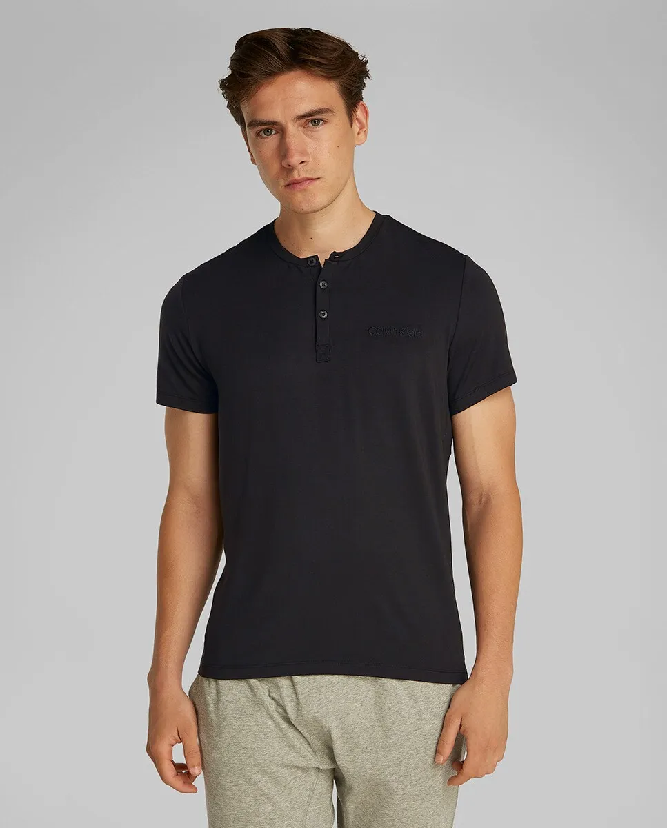 Футболка с коротким рукавом и круглым вырезом Calvin Klein, черный
Футболка с коротким рукавом и круглым вырезом Calvin Klein, черный