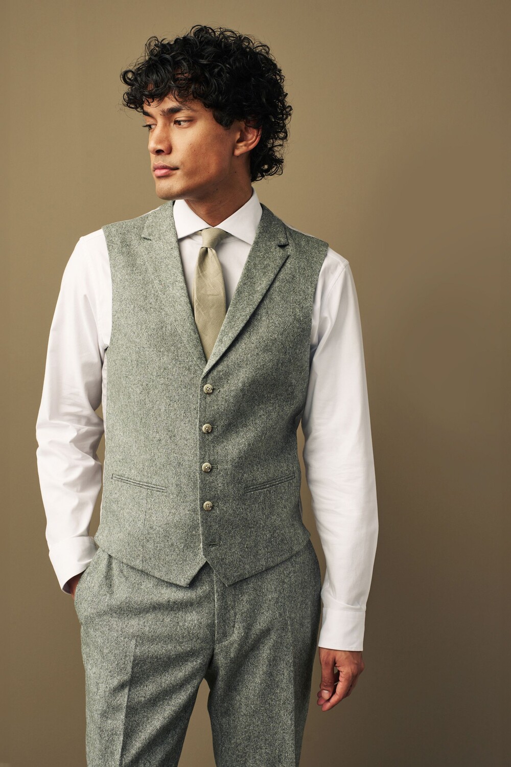 Костюм Nova fides из итальянской шерсти: жилет Next, зеленый
Костюм Nova fides из итальянской шерсти: жилет Next, зеленый