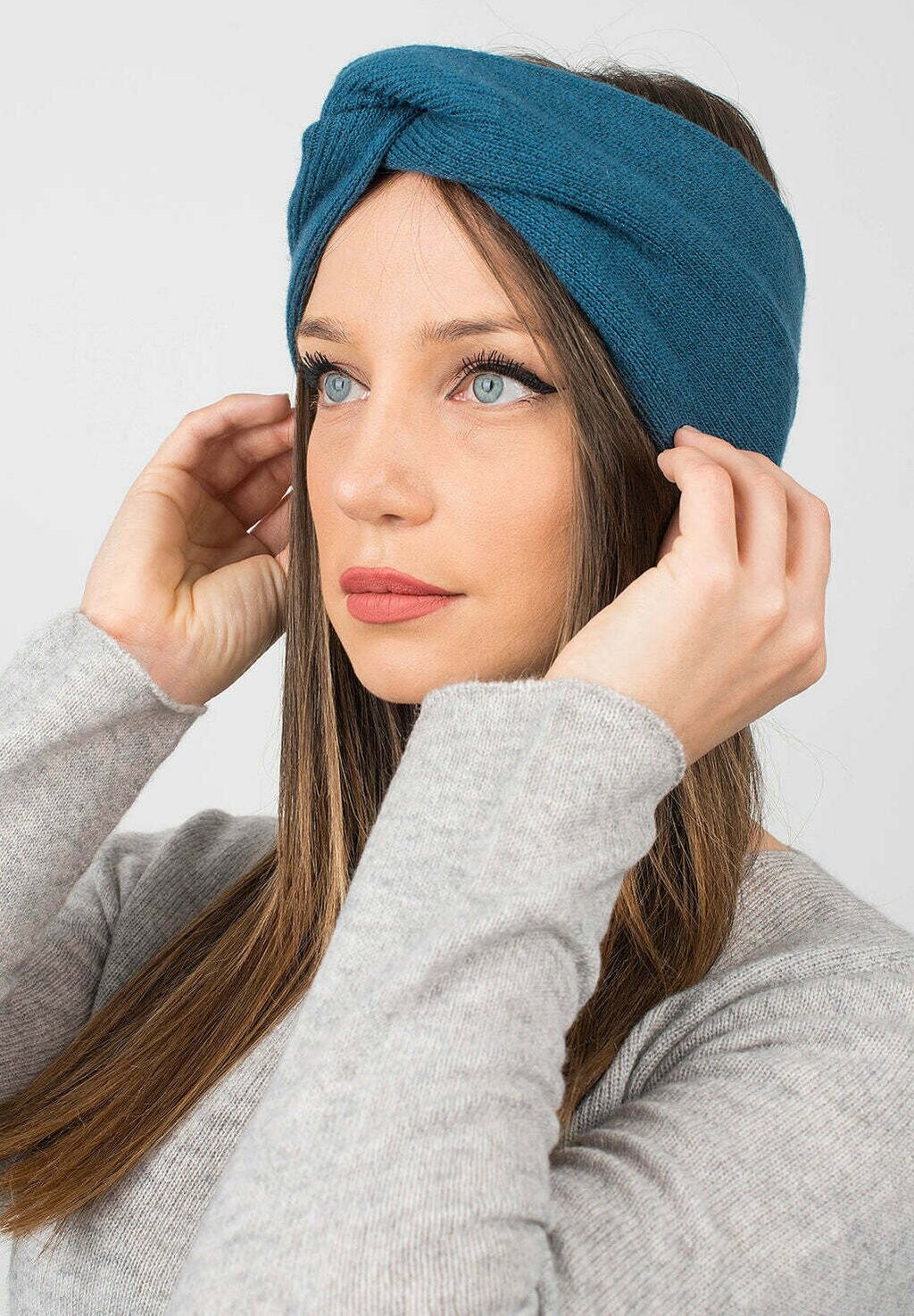 Головной убор BLEND Dalle Piane Cashmere, голубой
Головной убор BLEND Dalle Piane Cashmere, голубой