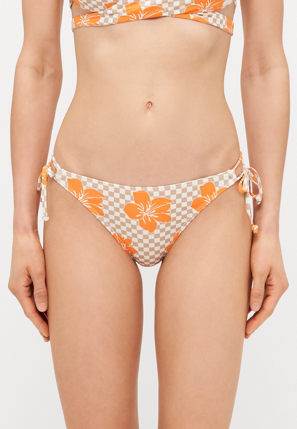 Плавки бикини MINI HULA MODERATE Roxy, бежевый
Плавки бикини MINI HULA MODERATE Roxy, бежевый