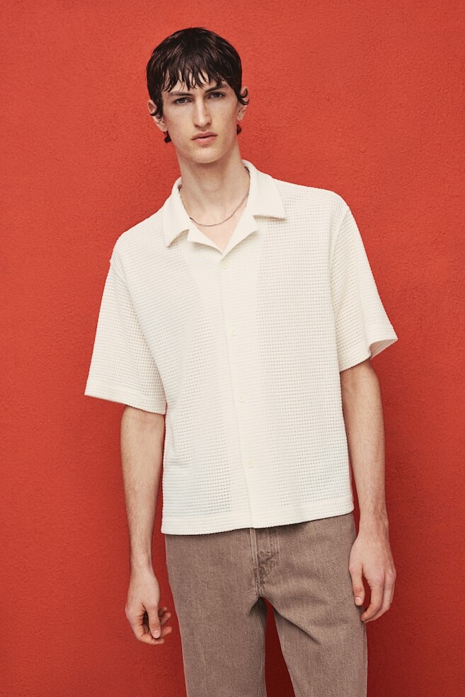 Повседневная рубашка с вафельной структурой свободного кроя H&M, бежевый
Повседневная рубашка с вафельной структурой свободного кроя H&M, бежевый