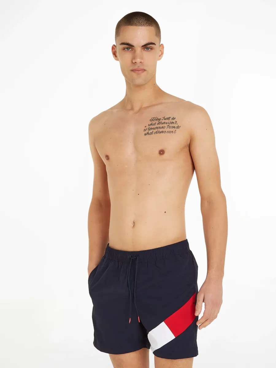 Шорты для плавания Tommy Hilfiger Swimwear "SF MEDIUM DRAWSTRING", с фирменным лейблом Tommy Hilfiger, цвет Desert-Sky-
Шорты для плавания Tommy Hilfiger Swimwear "SF MEDIUM DRAWSTRING", с фирменным лейблом Tommy Hilfiger, цвет Desert-Sky-
