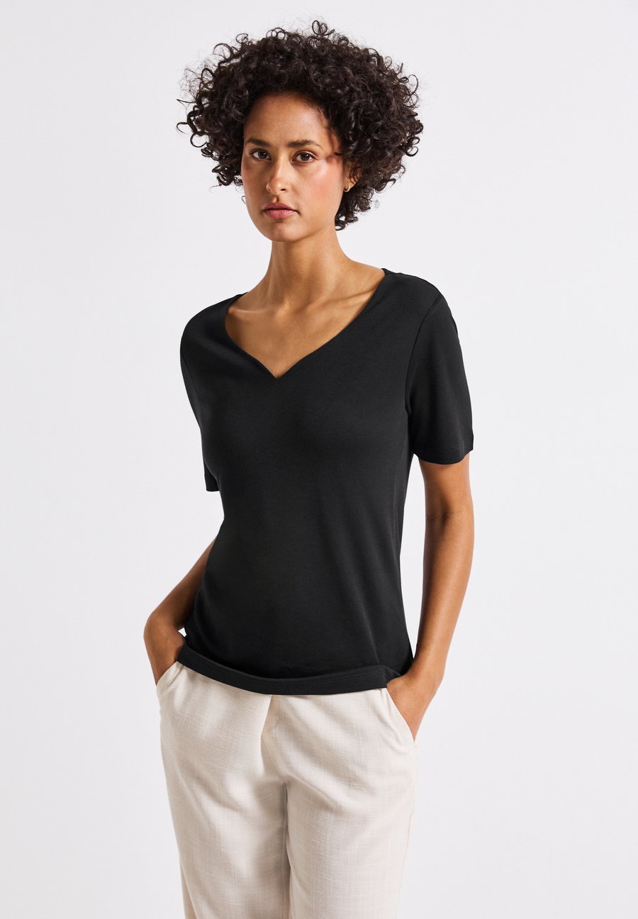 Футболка Street One MIT HERZAUSSCHNITT, Schwarz/Black, Черный, Футболка Street One MIT HERZAUSSCHNITT, Schwarz/Black
Футболка Street One MIT HERZAUSSCHNITT, Schwarz/Black, Черный, Футболка Street One MIT HERZAUSSCHNITT, Schwarz/Black