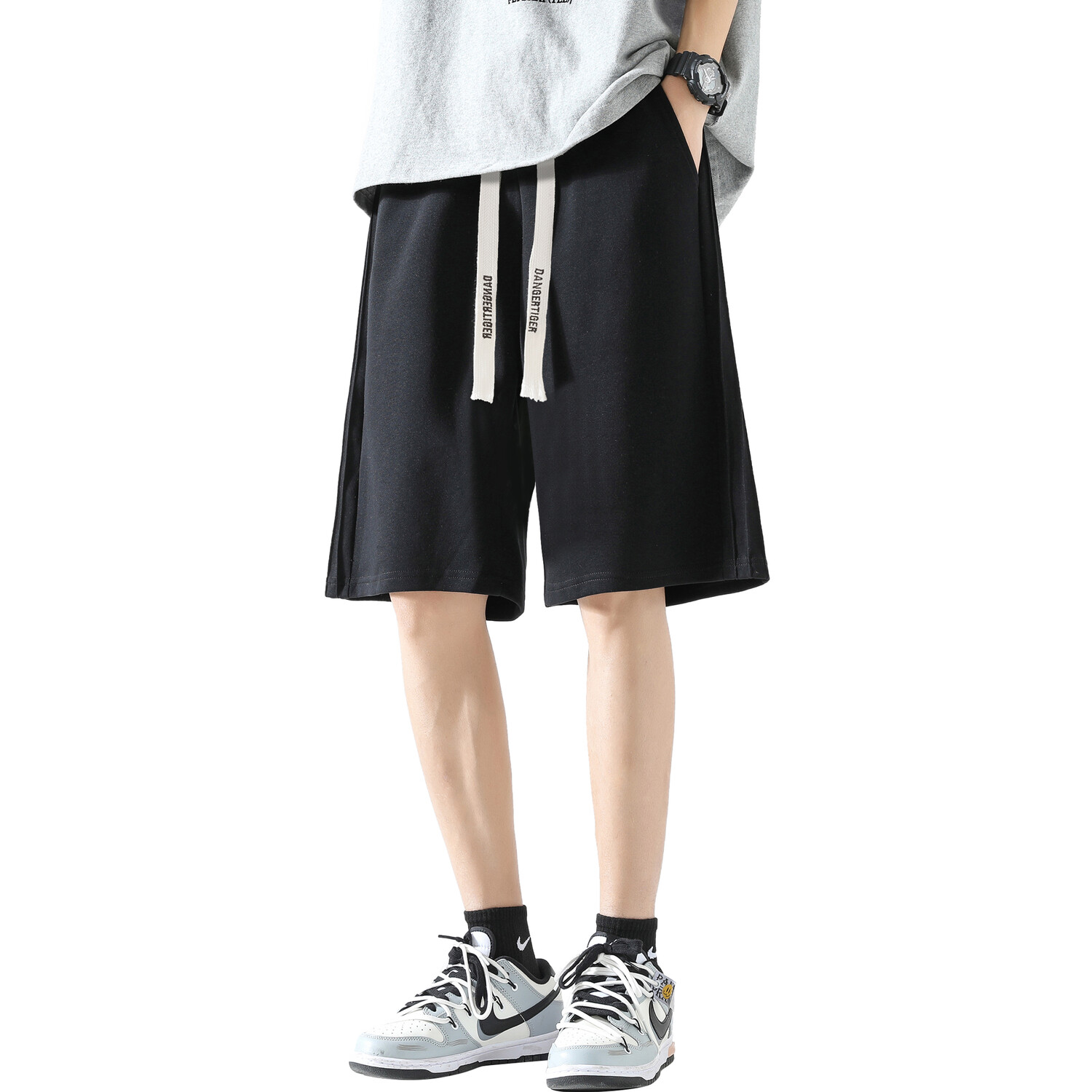 Dangertiger Трикотажные спортивные штаны унисекс, Черный на флисовой подкладке
Dangertiger Трикотажные спортивные штаны унисекс, Черный на флисовой подкладке