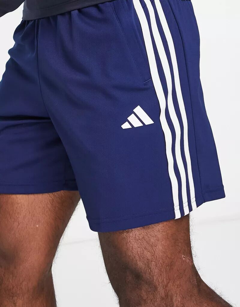 Темно-синие шорты с 3 полосками adidas Training Train Essentials adidas performance
Темно-синие шорты с 3 полосками adidas Training Train Essentials adidas performance