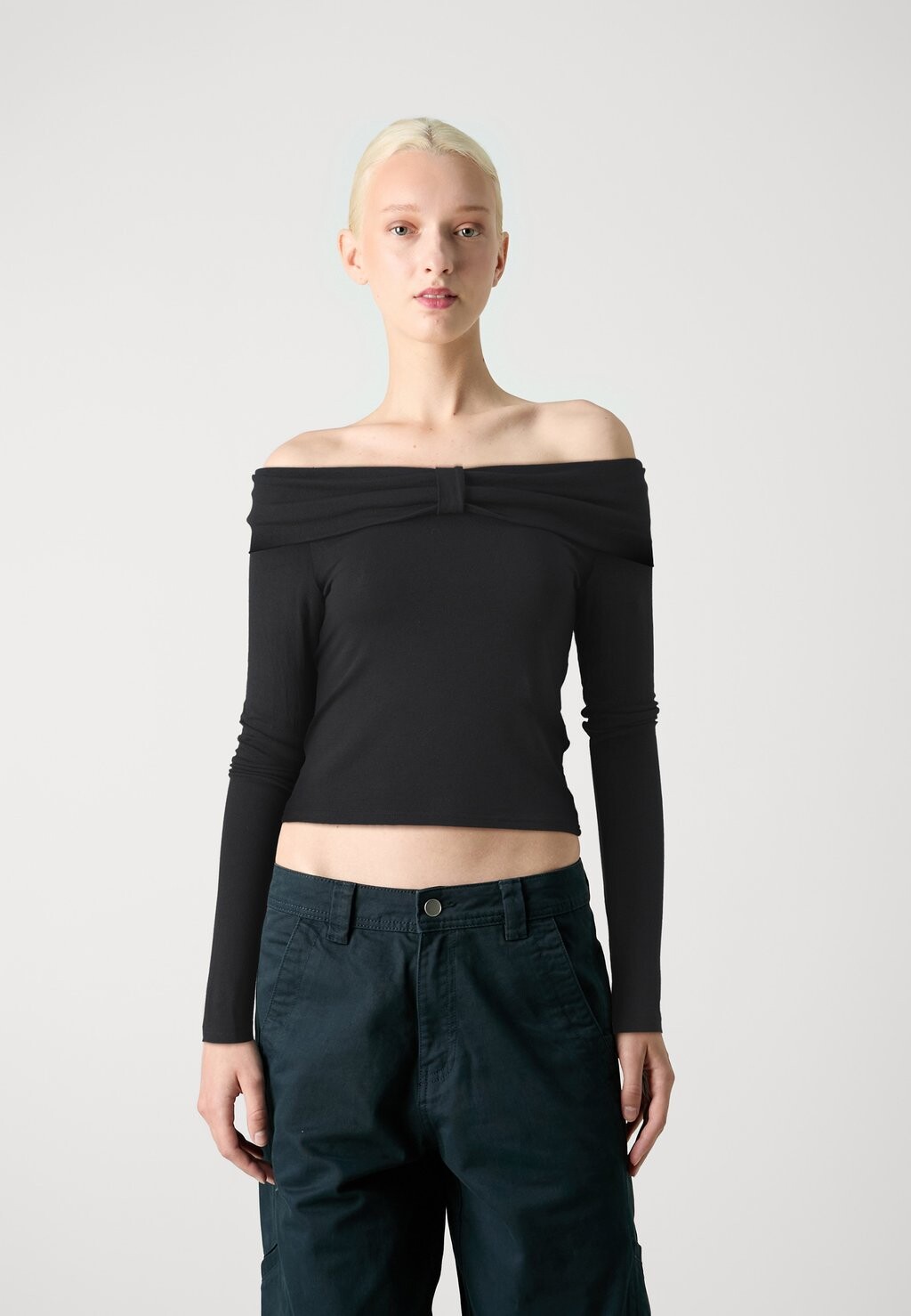 Свитер ONLFAYOLA OFF SHOULDER BOW ONLY, черный 
Свитер ONLFAYOLA OFF SHOULDER BOW ONLY, черный