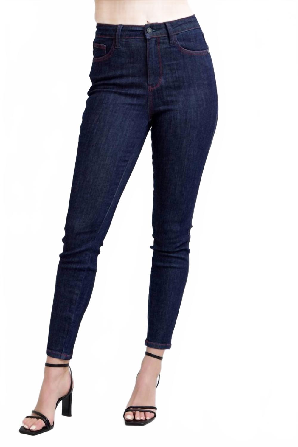 Judy Blue Узкие джинсы с сердечком и карманом, синие
Judy Blue Узкие джинсы с сердечком и карманом, синие