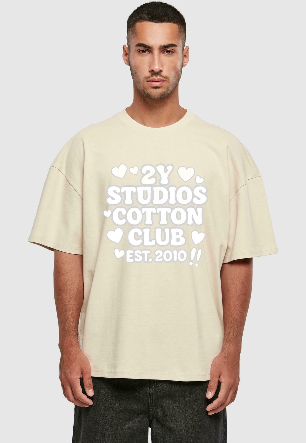Футболка с принтом CLUB SLOGAN 2Y Studios, песочный
Футболка с принтом CLUB SLOGAN 2Y Studios, песочный