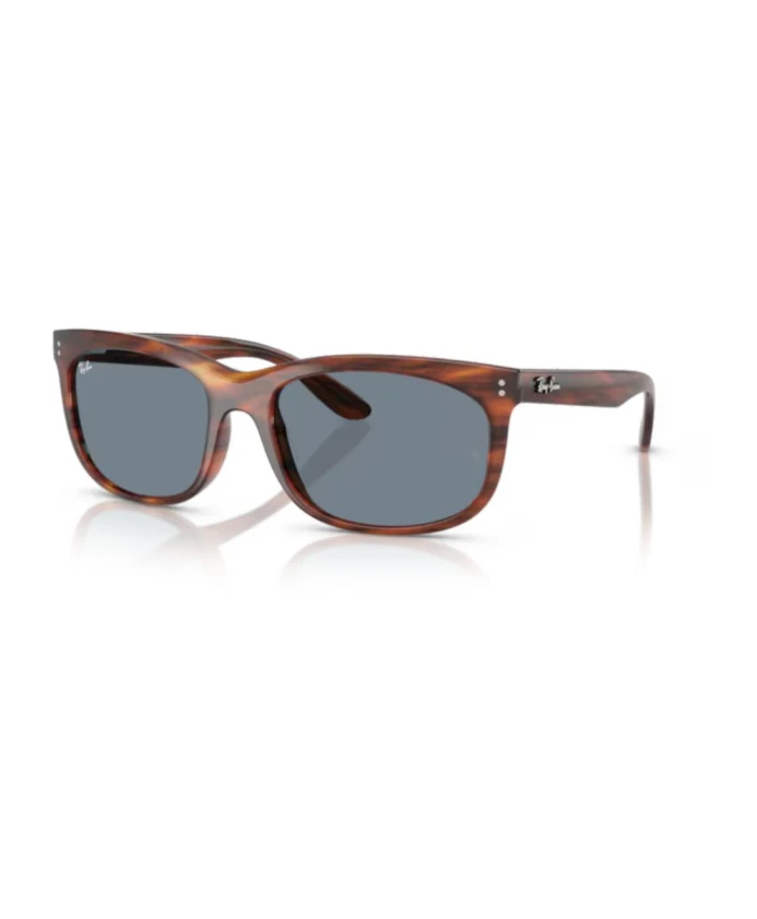 Стильные солнцезащитные очки для модного образа Ray-Ban, мультиколор
Стильные солнцезащитные очки для модного образа Ray-Ban, мультиколор