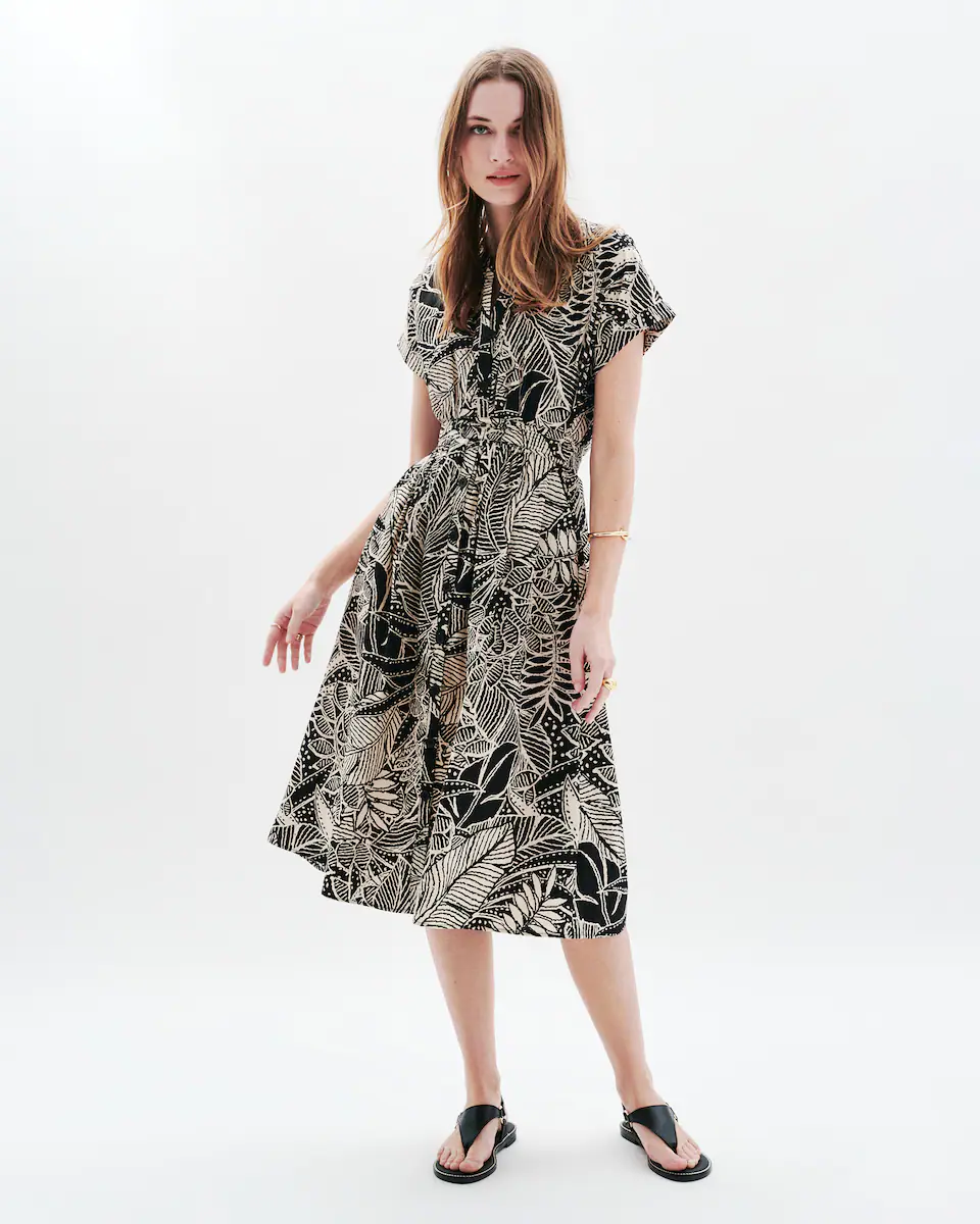 Миди-платье с цветочным принтом и короткими рукавами Caroll, черный
Миди-платье с цветочным принтом и короткими рукавами Caroll, черный