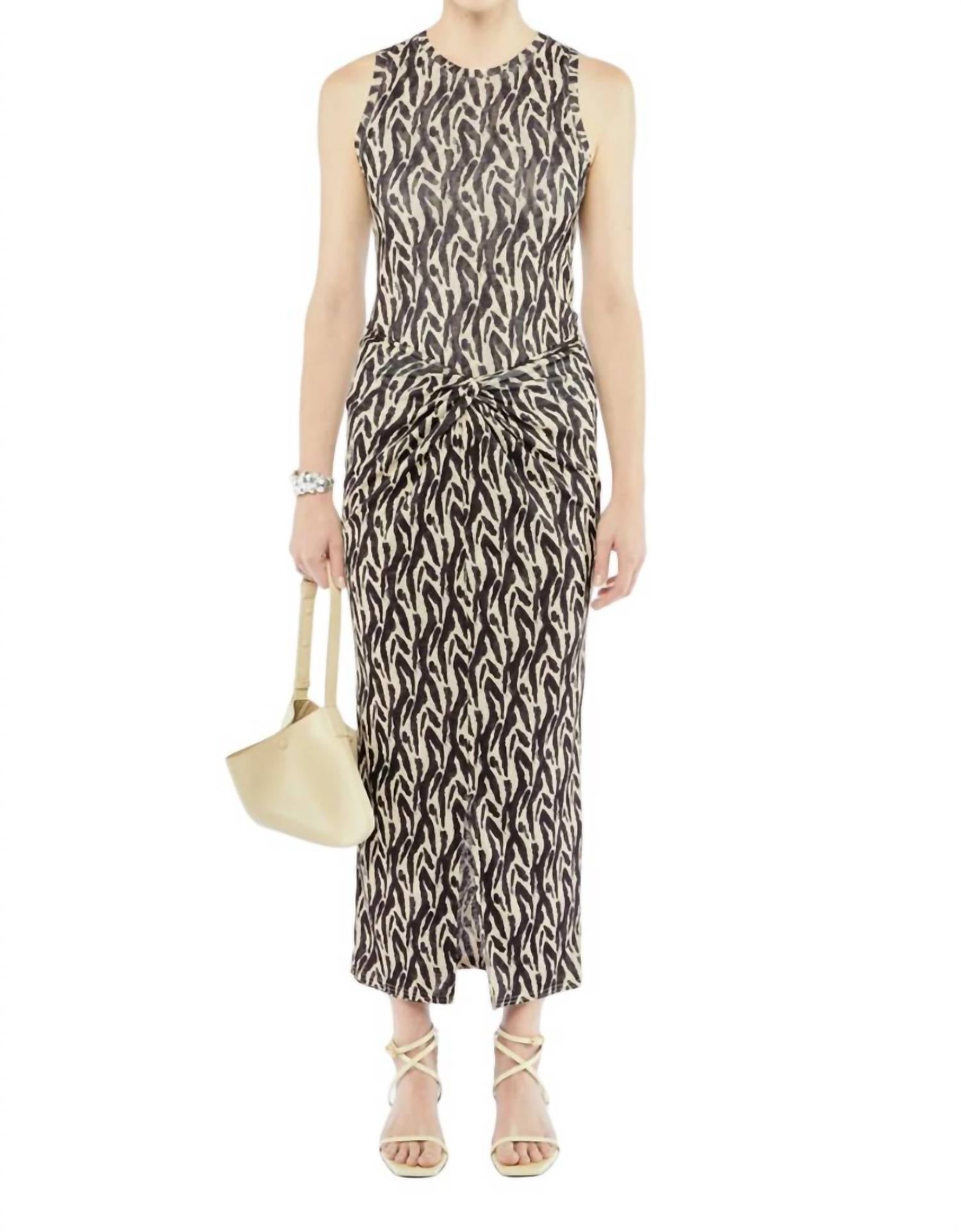 Юбка Mayra в стиле «животное с мазками» Nanushka, цвет brushstroke animal
Юбка Mayra в стиле «животное с мазками» Nanushka, цвет brushstroke animal