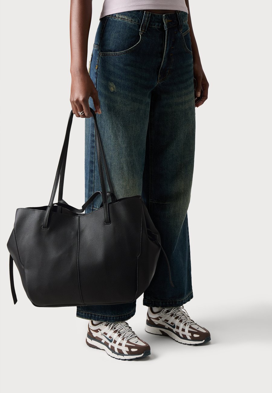 Сумка-шоппер ONLY ONLAYA TOTE BAG, Black
Сумка-шоппер ONLY ONLAYA TOTE BAG, Black