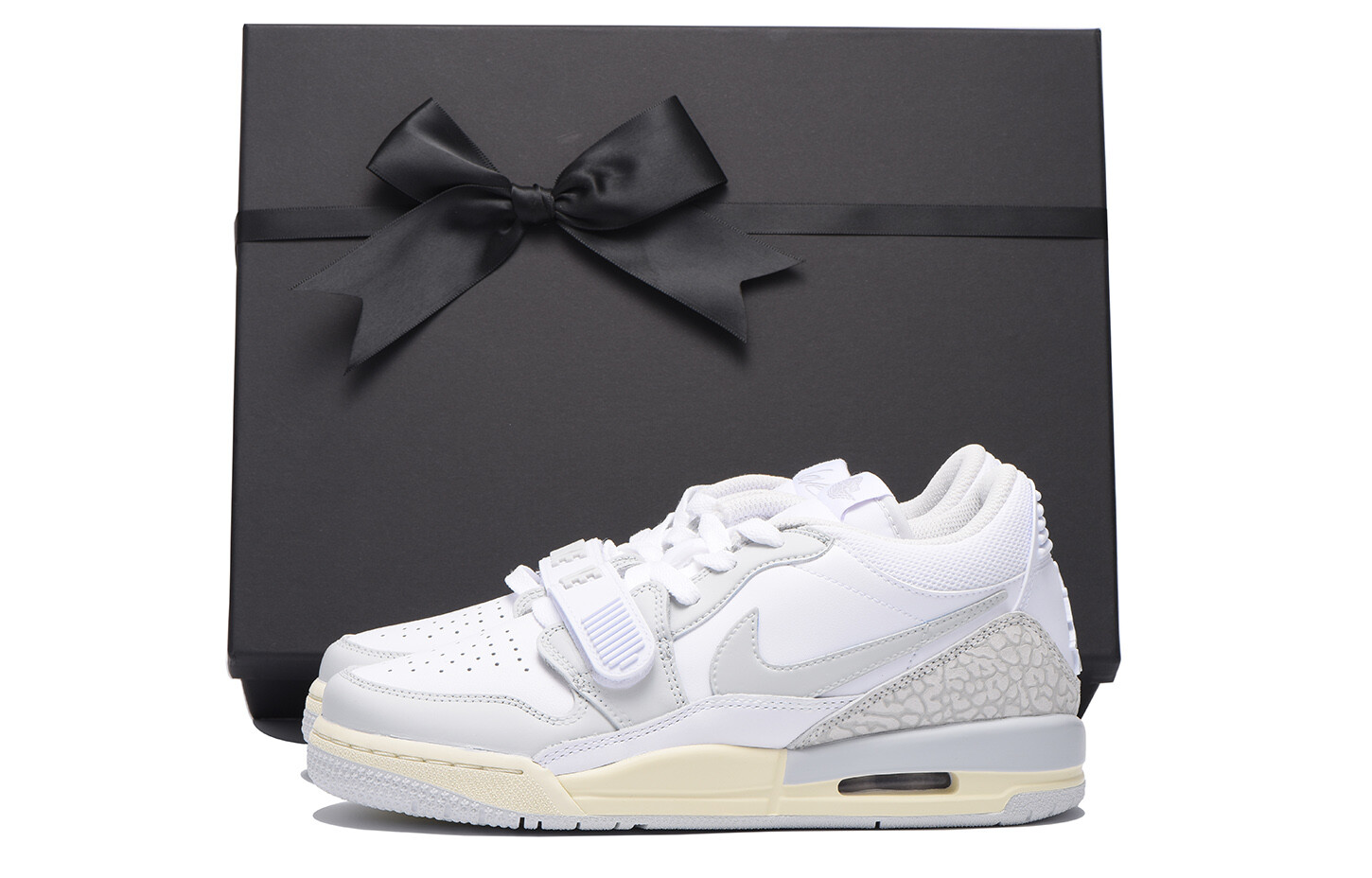 Кроссовки Jordan Legacy 312 Vintage Basketball Shoes Women's Low-top Gray/White, желтый
Кроссовки Jordan Legacy 312 Vintage Basketball Shoes Women's Low-top Gray/White, желтый