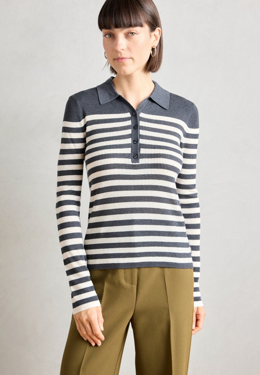 Джемпер Ecoalf GENTIA WOMAN, Storm Blue/Blue
Джемпер Ecoalf GENTIA WOMAN, Storm Blue/Blue