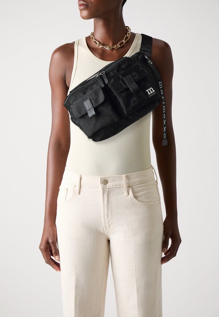 Сумка кросс-боди Marimekko SLING BAG UNIKKO UNISEX, Black
Сумка кросс-боди Marimekko SLING BAG UNIKKO UNISEX, Black