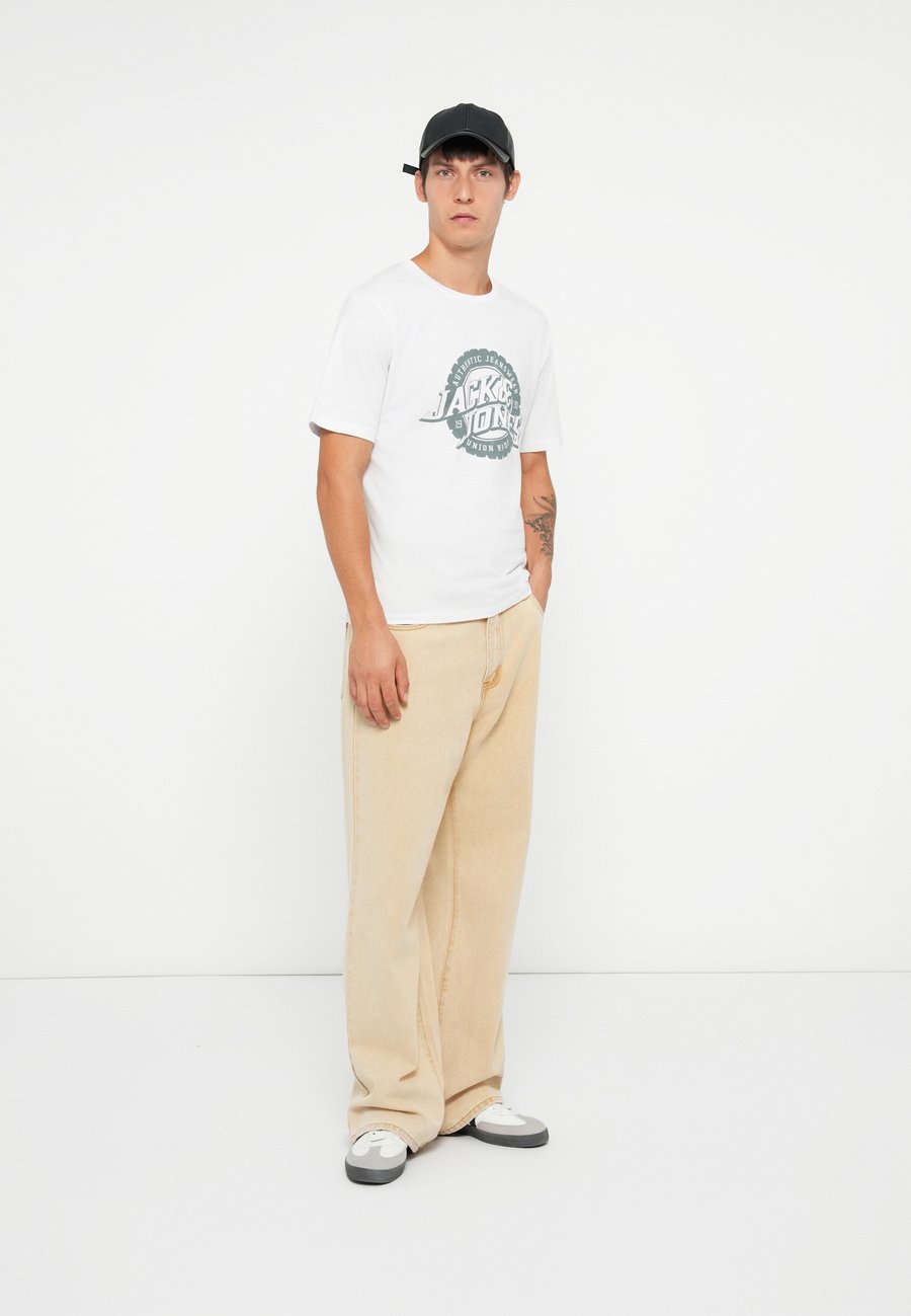 Футболка Jack & Jones JPRBLUBARON TEE 3 PACK, Black Sand/Simply Taupe/White/Black, Белый, Футболка Jack & Jones JPRBLUBARON TEE 3 PACK, Black Sand/Simply Taupe/White/Black
Футболка Jack & Jones JPRBLUBARON TEE 3 PACK, Black Sand/Simply Taupe/White/Black, Белый, Футболка Jack & Jones JPRBLUBARON TEE 3 PACK, Black Sand/Simply Taupe/White/Black