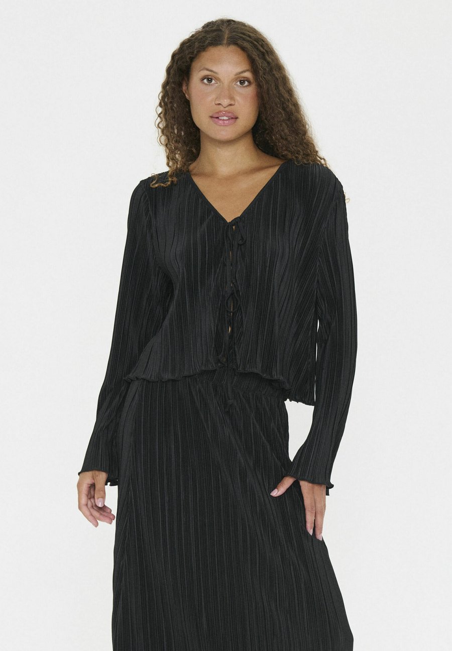 Блуза Saint Tropez ZUNISZ TIE, Black
Блуза Saint Tropez ZUNISZ TIE, Black