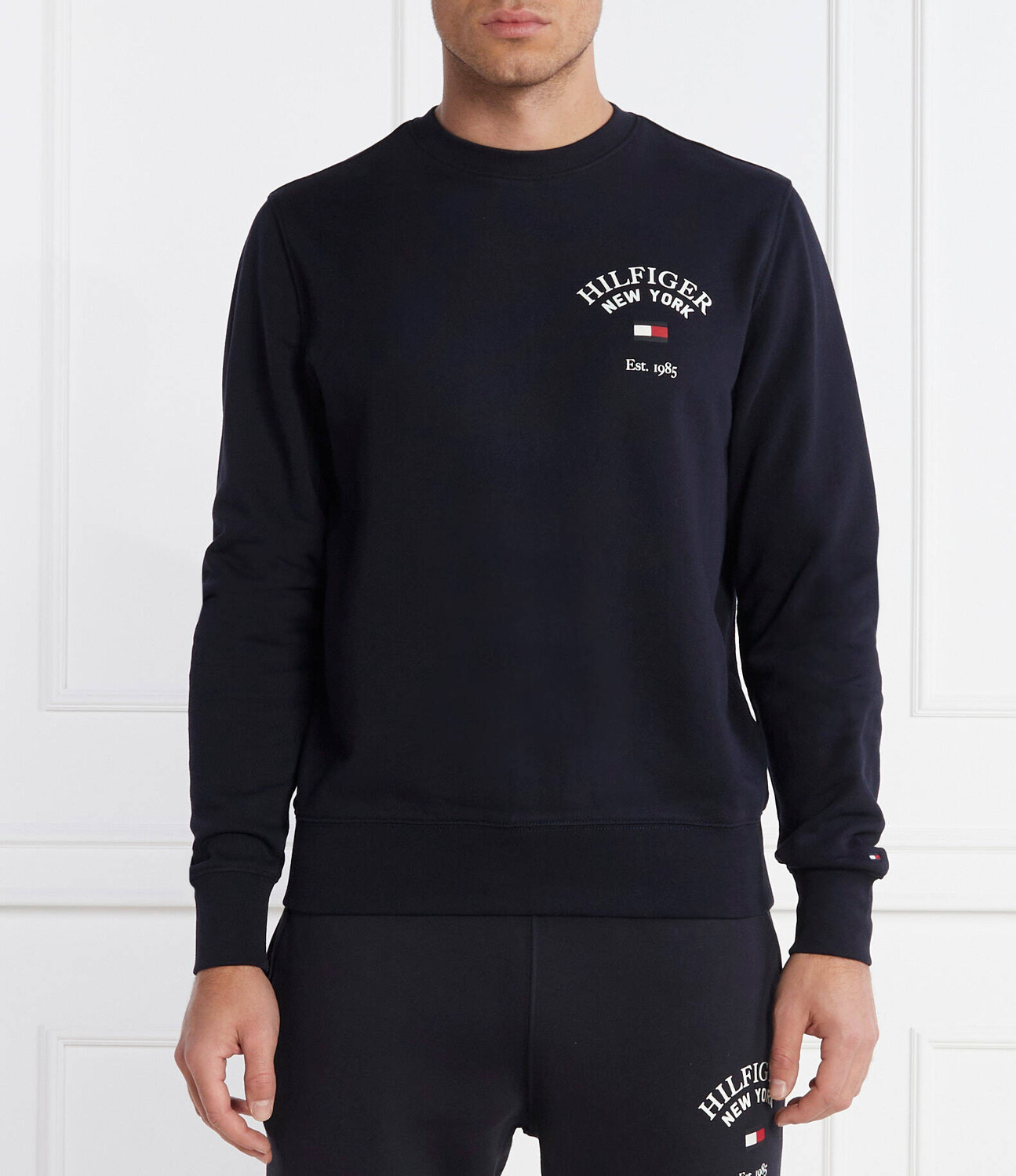 Толстовка Tommy Hilfiger WCC ARCHED VARSITY Straight fit, темно-синий
Толстовка Tommy Hilfiger WCC ARCHED VARSITY Straight fit, темно-синий