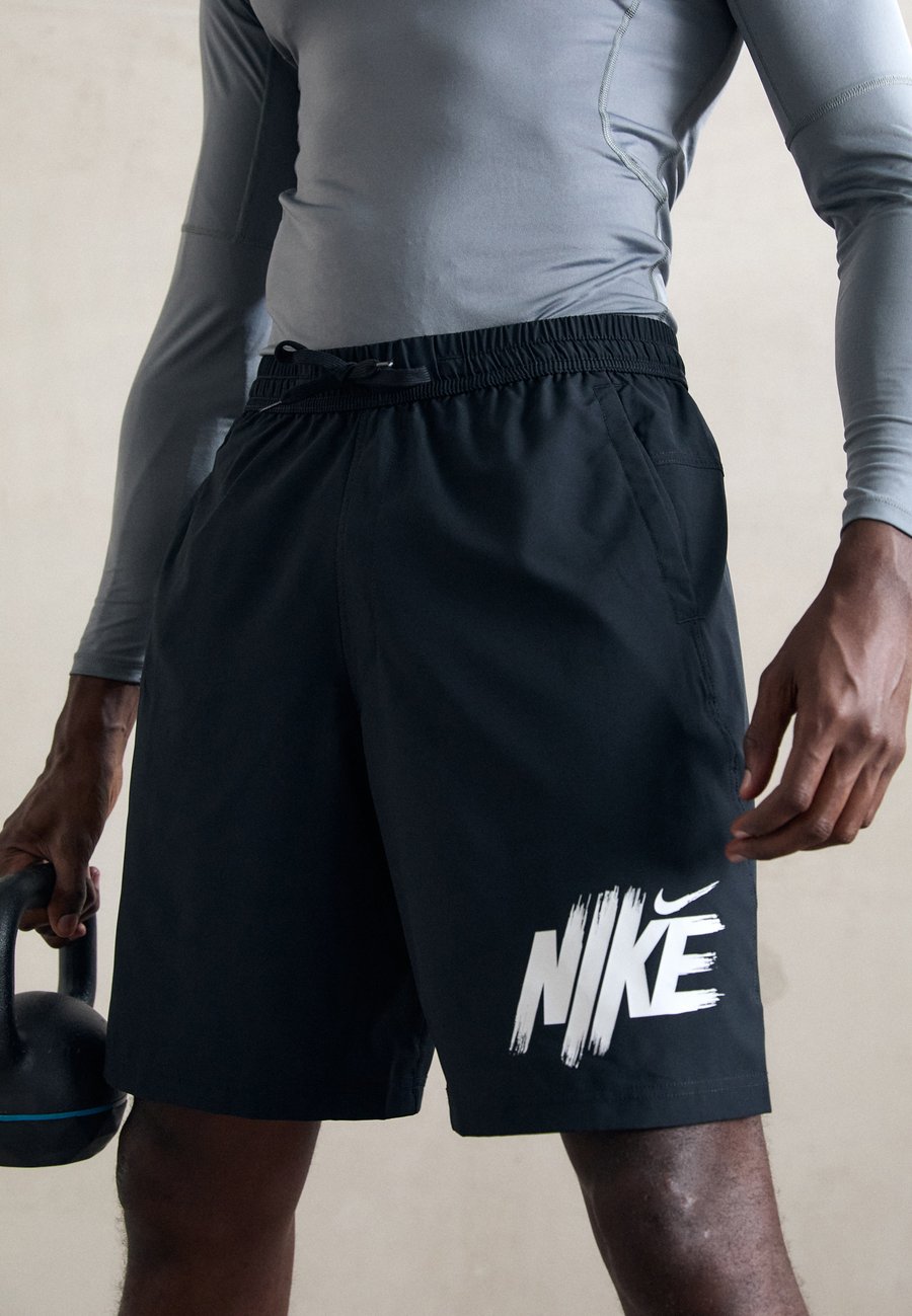Спортивные шорты Nike Performance FORM SHORT, Black/White/Black
Спортивные шорты Nike Performance FORM SHORT, Black/White/Black